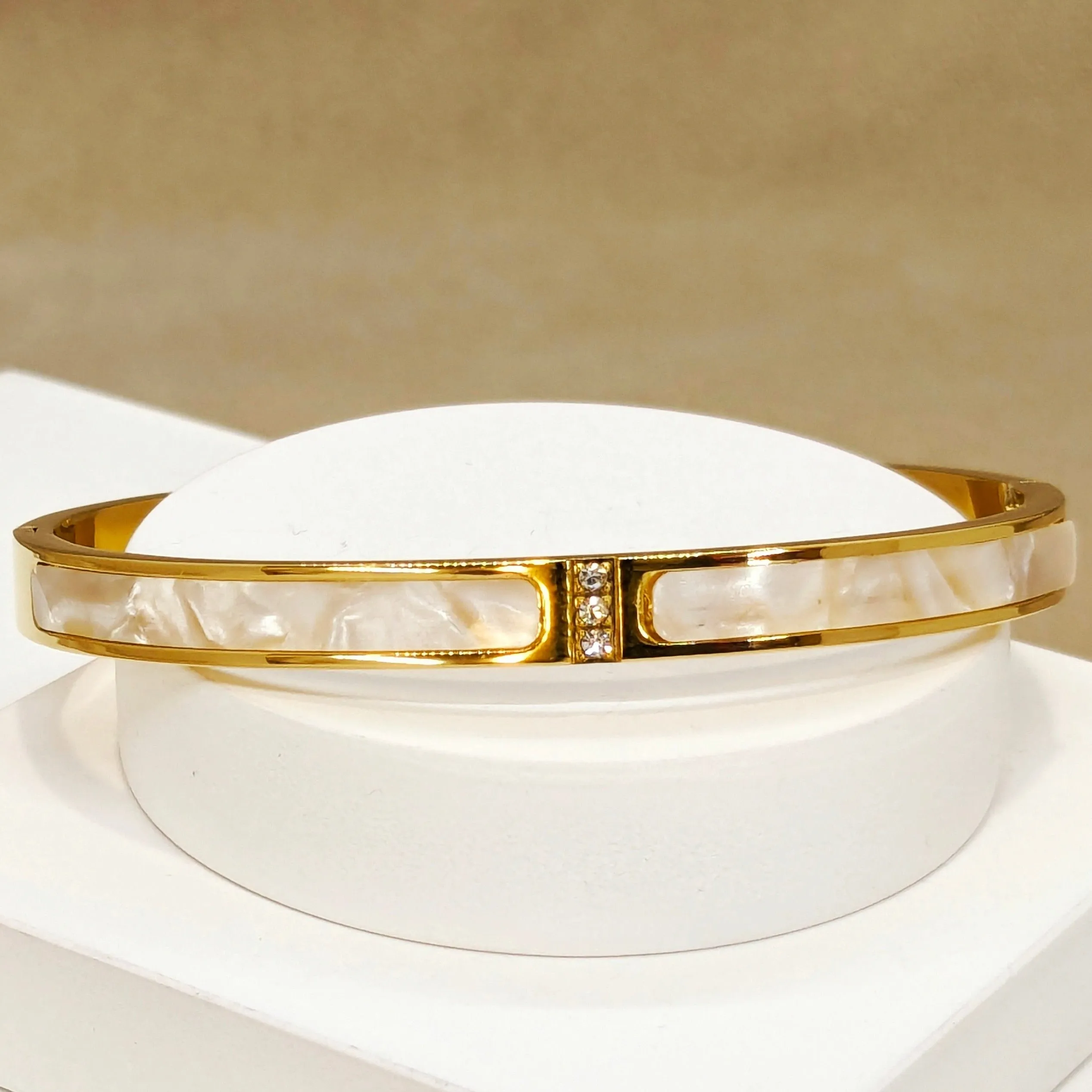 Elegant Mother of Pearl with Studded 5A Zirconia 18K Gold Plated Bracelet