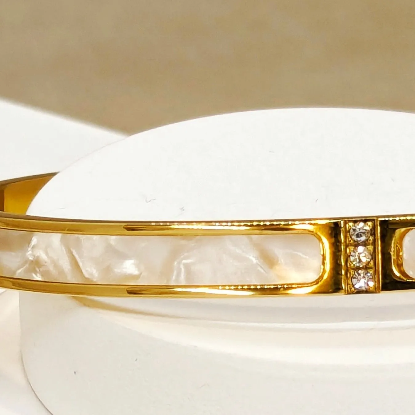 Elegant Mother of Pearl with Studded 5A Zirconia 18K Gold Plated Bracelet