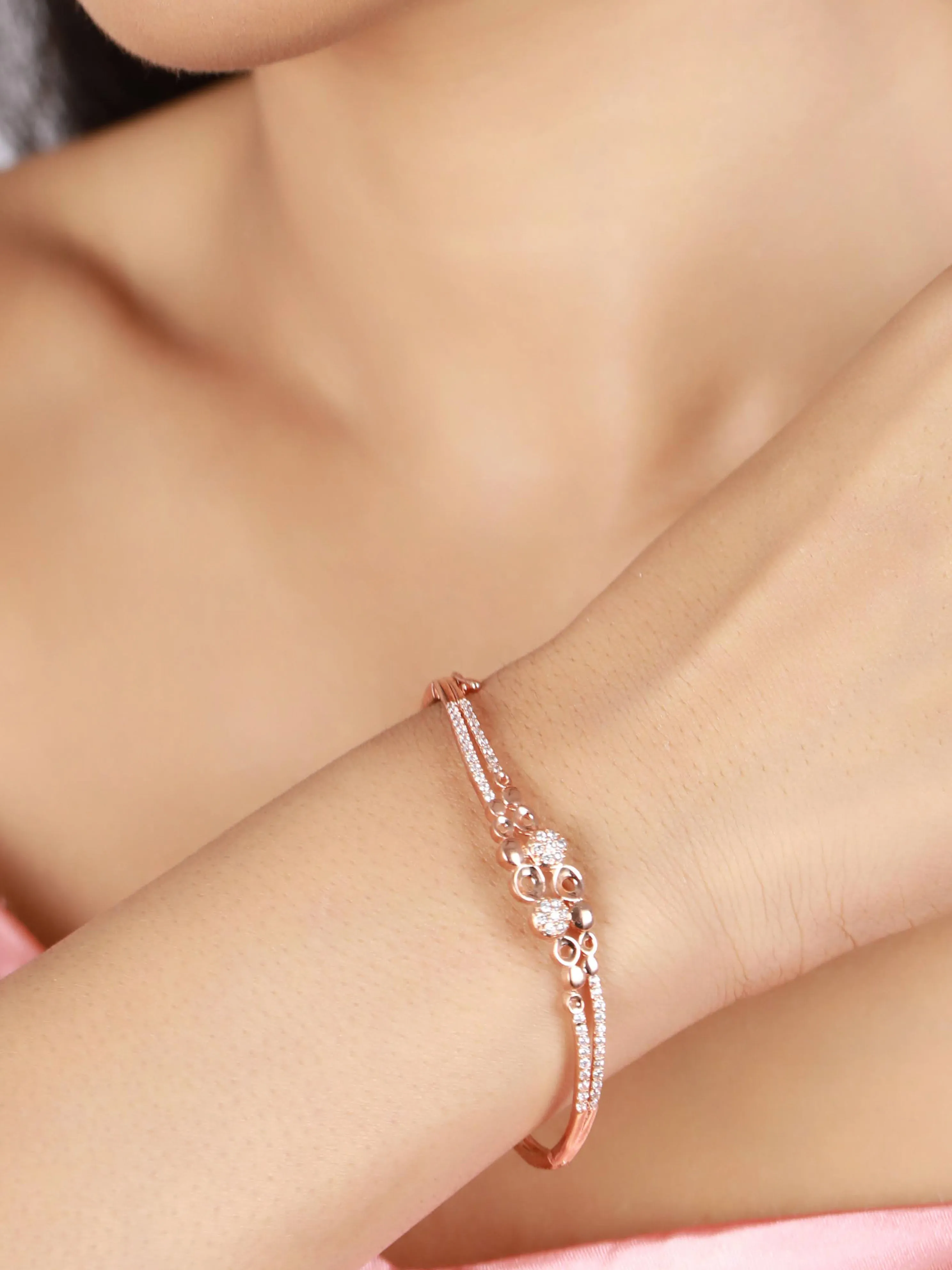 Rose Gold Plated American Diamond Studded Round Shaped Elegant & Sleek Bracelet